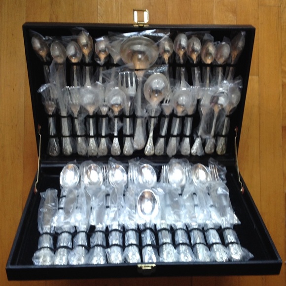 Antique SILVER PLATED ENCHANTED ROSE 48 PC SILVERWARE FLATWARE SET SEALED - Picture 6 of 16
